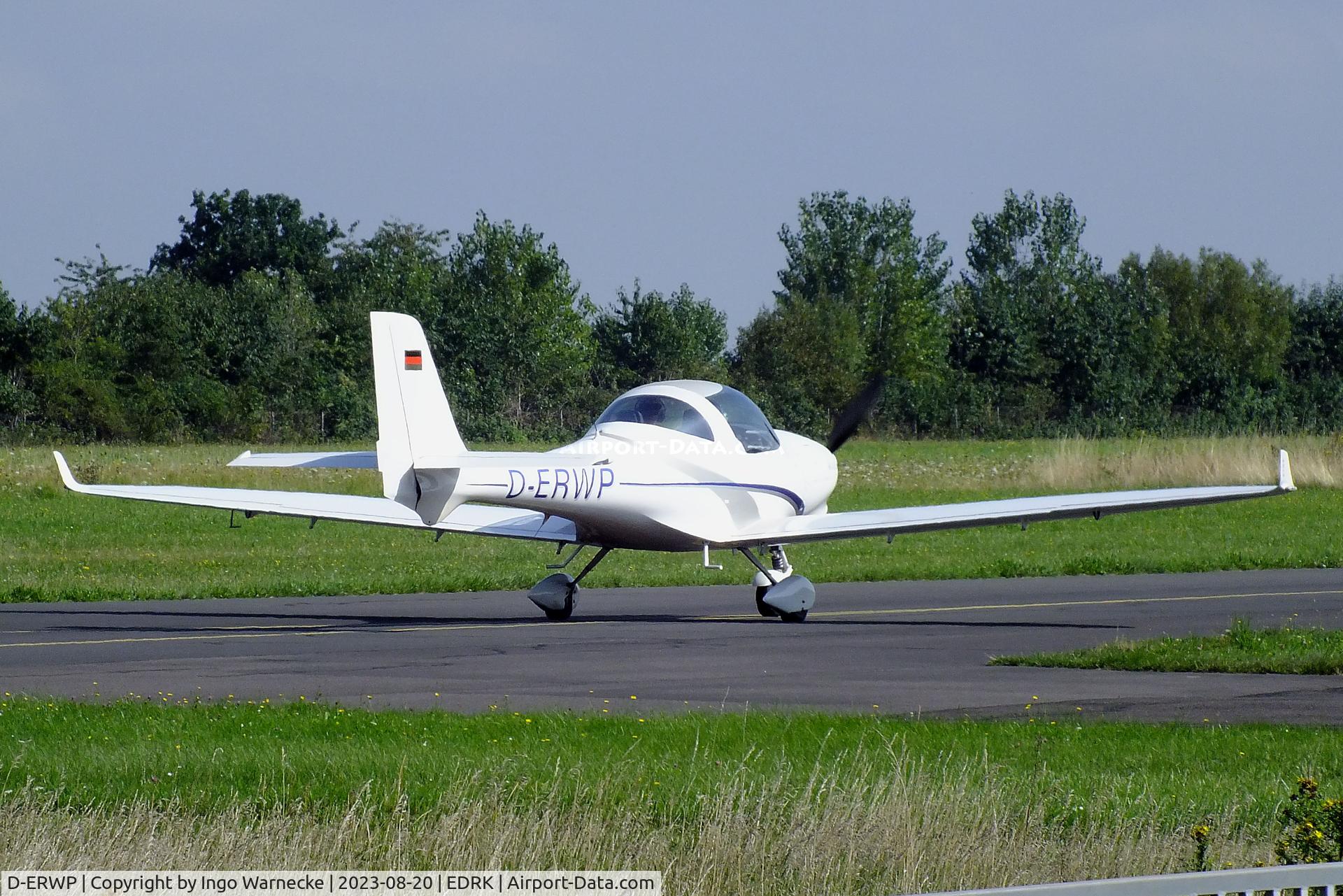 D-ERWP, Aquila A210 (AT01) C/N AT01-112, Aquila A210 (AT01) at Koblenz-Winningen airfield