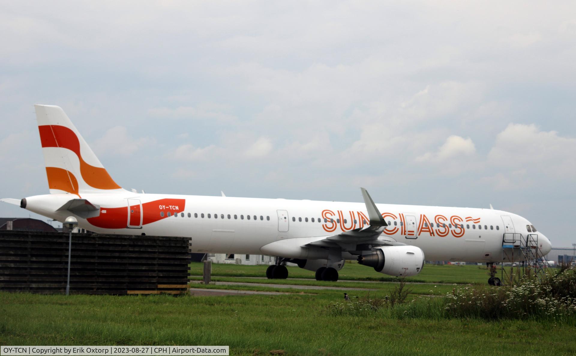 OY-TCN, 2015 Airbus A321-211 C/N 6515, OY-TCN in CPH.Now in full Sunclass c/s