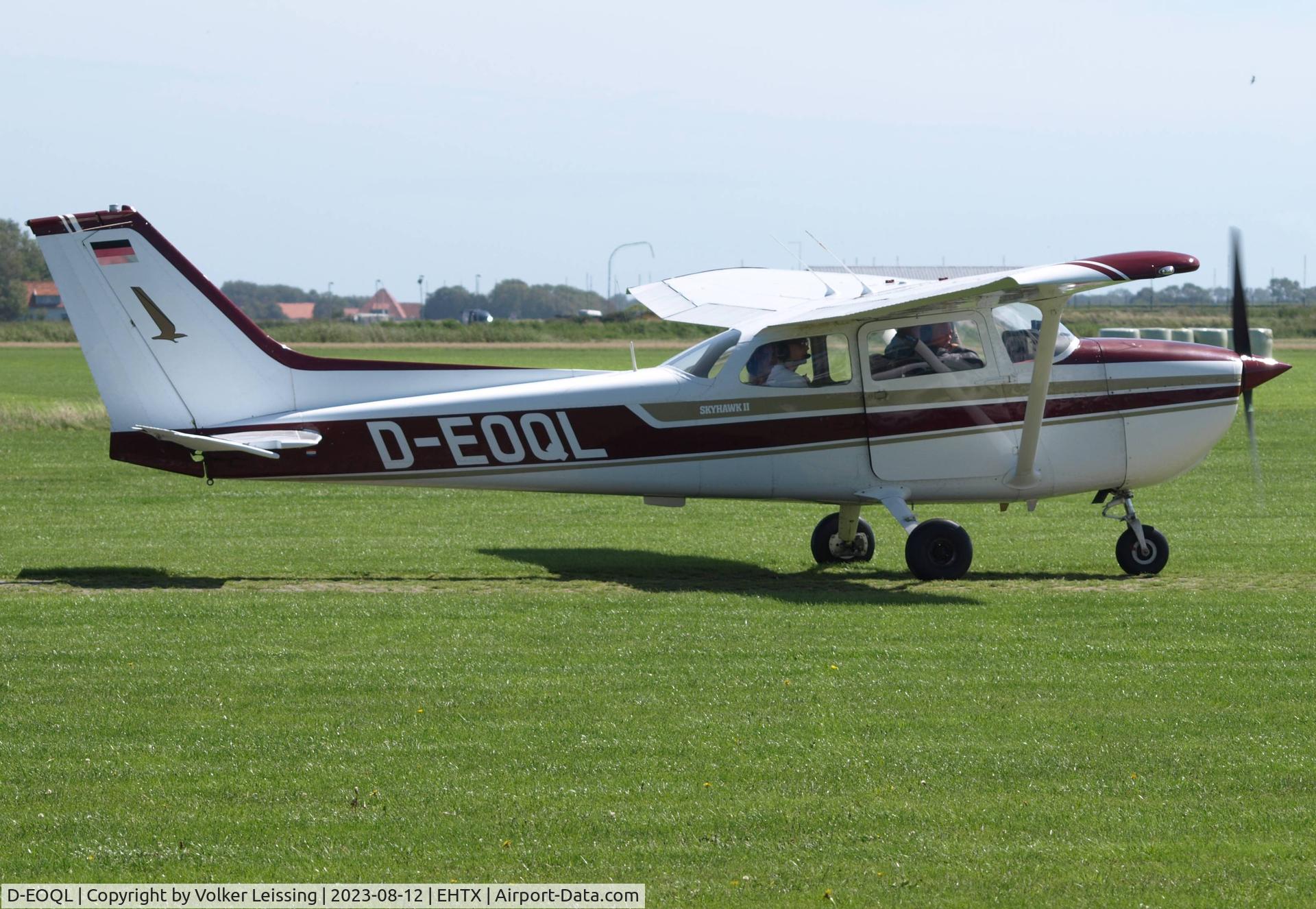 D-EOQL, 1974 Reims Cessna F172 M C/N F17201203, taxi to parking