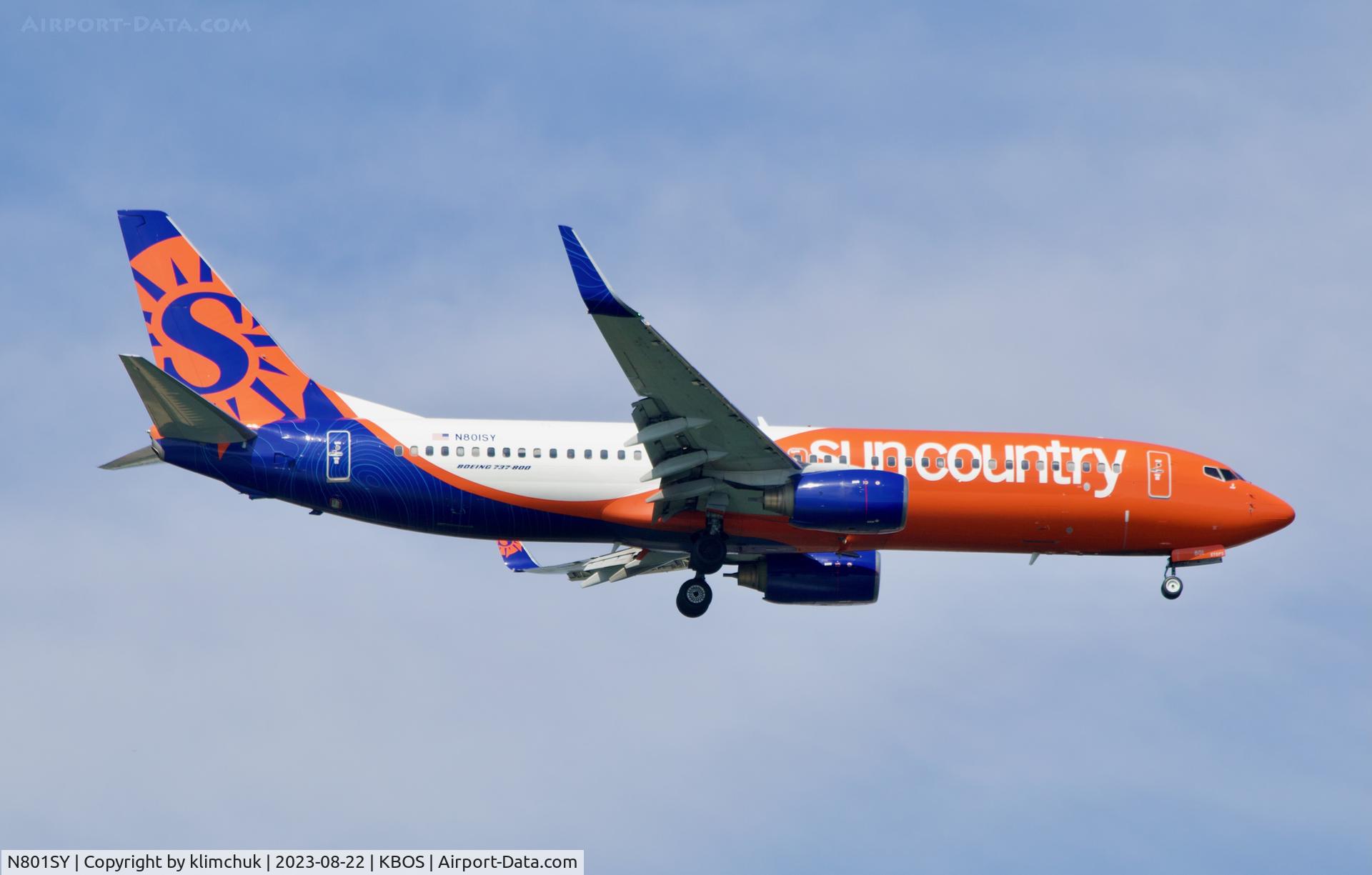 N801SY, 2001 Boeing 737-8Q8 C/N 30332, Landing in Boston