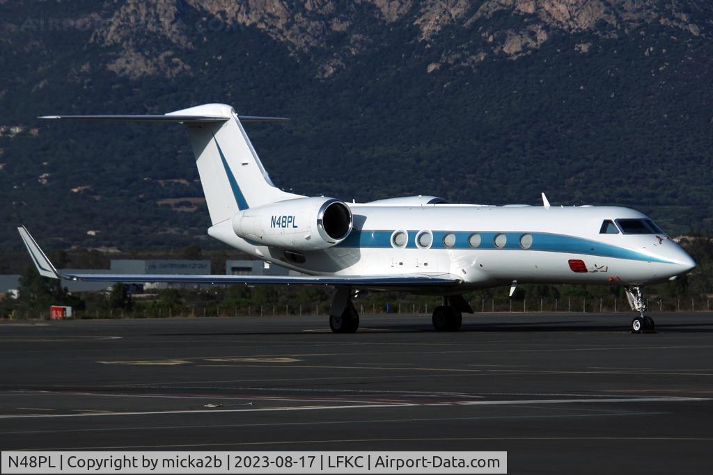 N48PL, 2009 Gulfstream Aerospace GIV-X (G450) C/N 4181, Parked