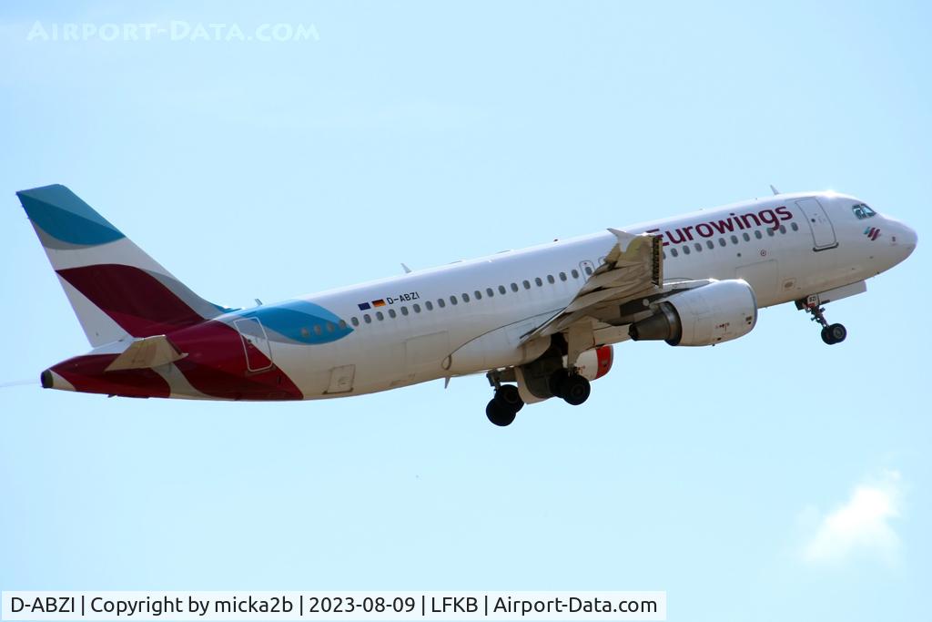 D-ABZI, 2007 Airbus A320-216 C/N 3328, Take off