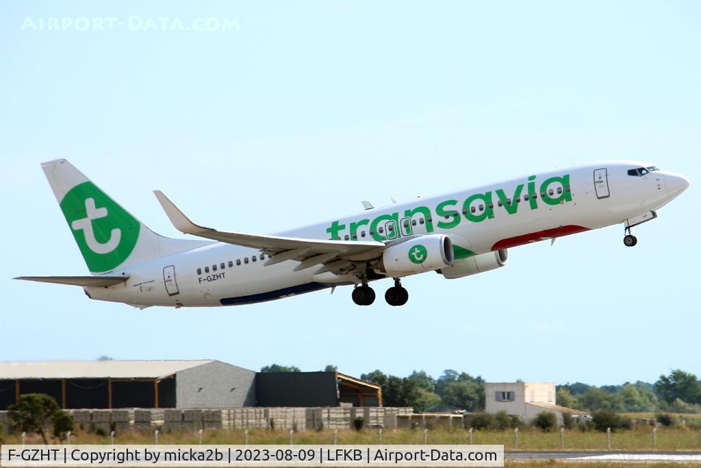 F-GZHT, 2015 Boeing 737-85R C/N 41332/5392, Take off