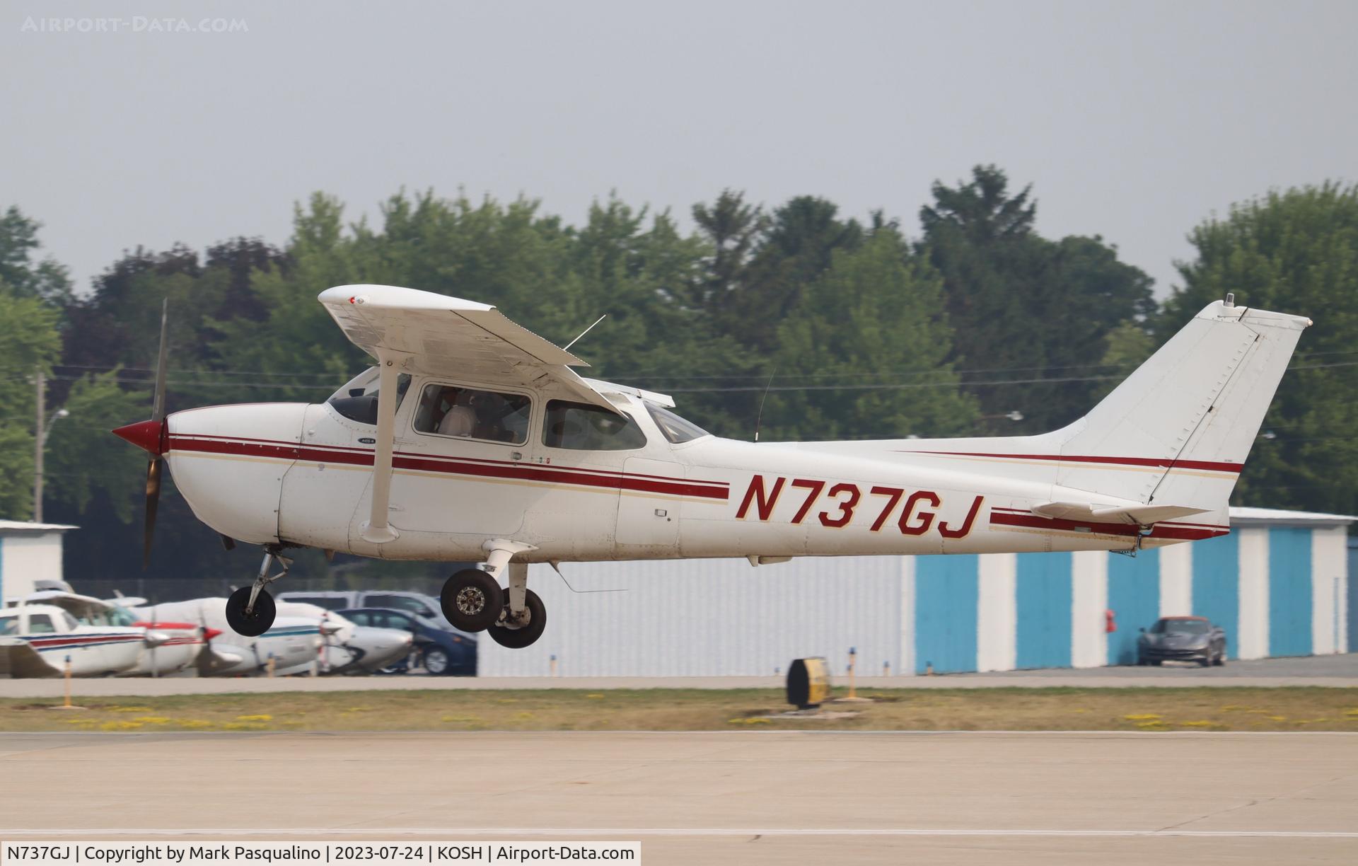 N737GJ, Cessna 172N C/N 17269404, Cessna 172N