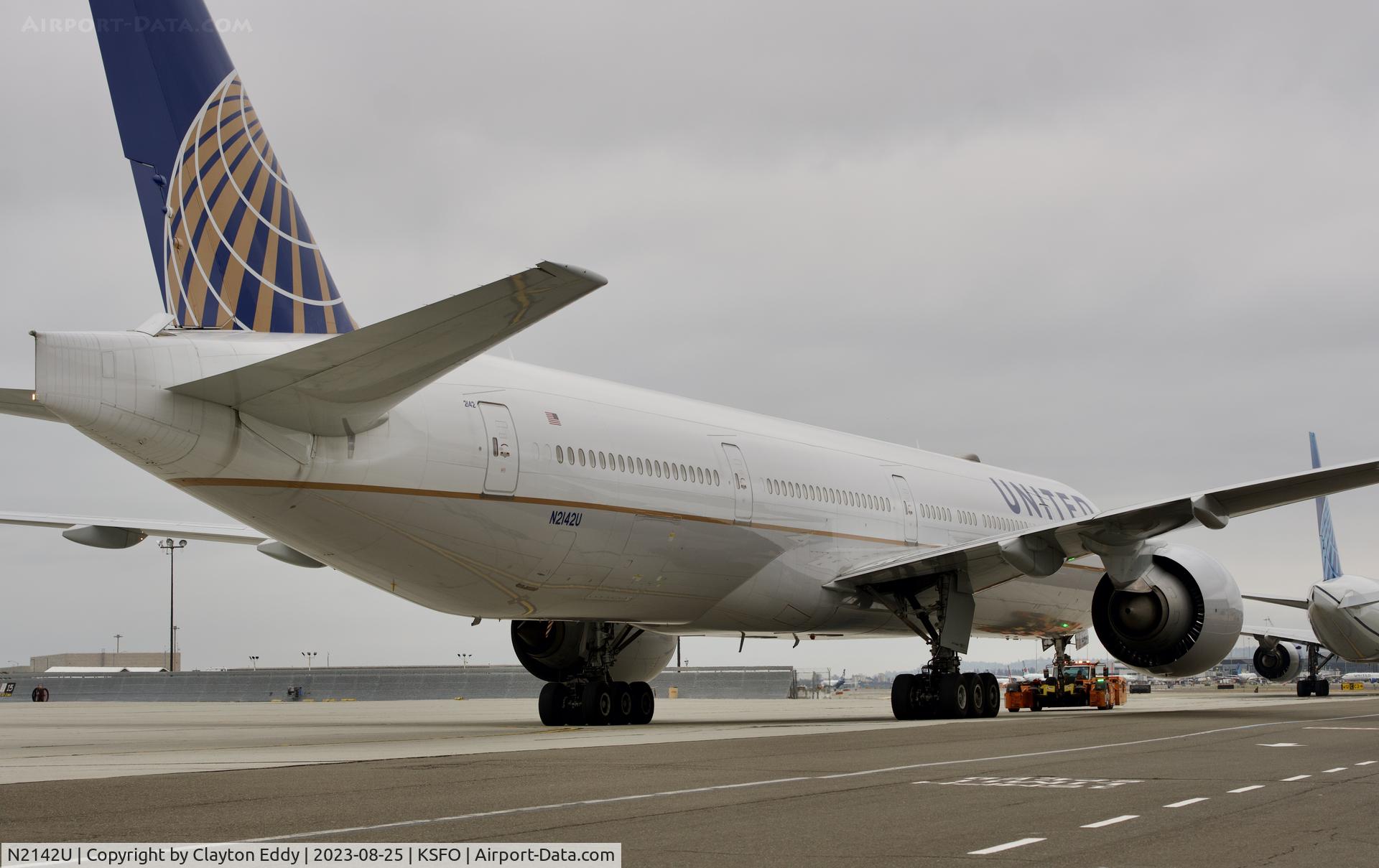 N2142U, 2017 Boeing 777-300/ER C/N 63722, SFO 2023.