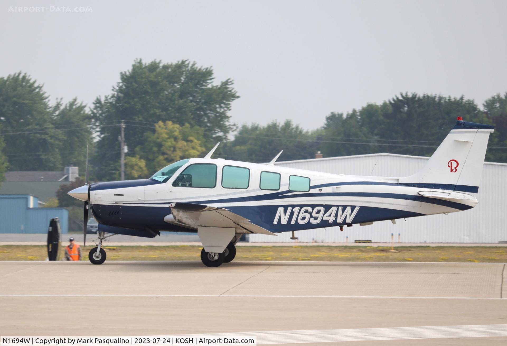 N1694W, 1972 Beech A36 Bonanza 36 C/N E-363, Beech A36