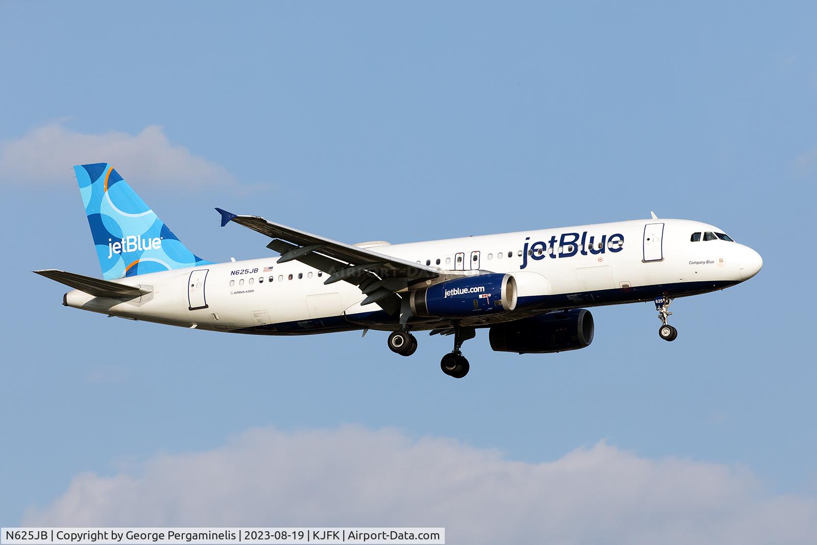 N625JB, 2005 Airbus A320-232 C/N 2535, Final 22L at JFK.