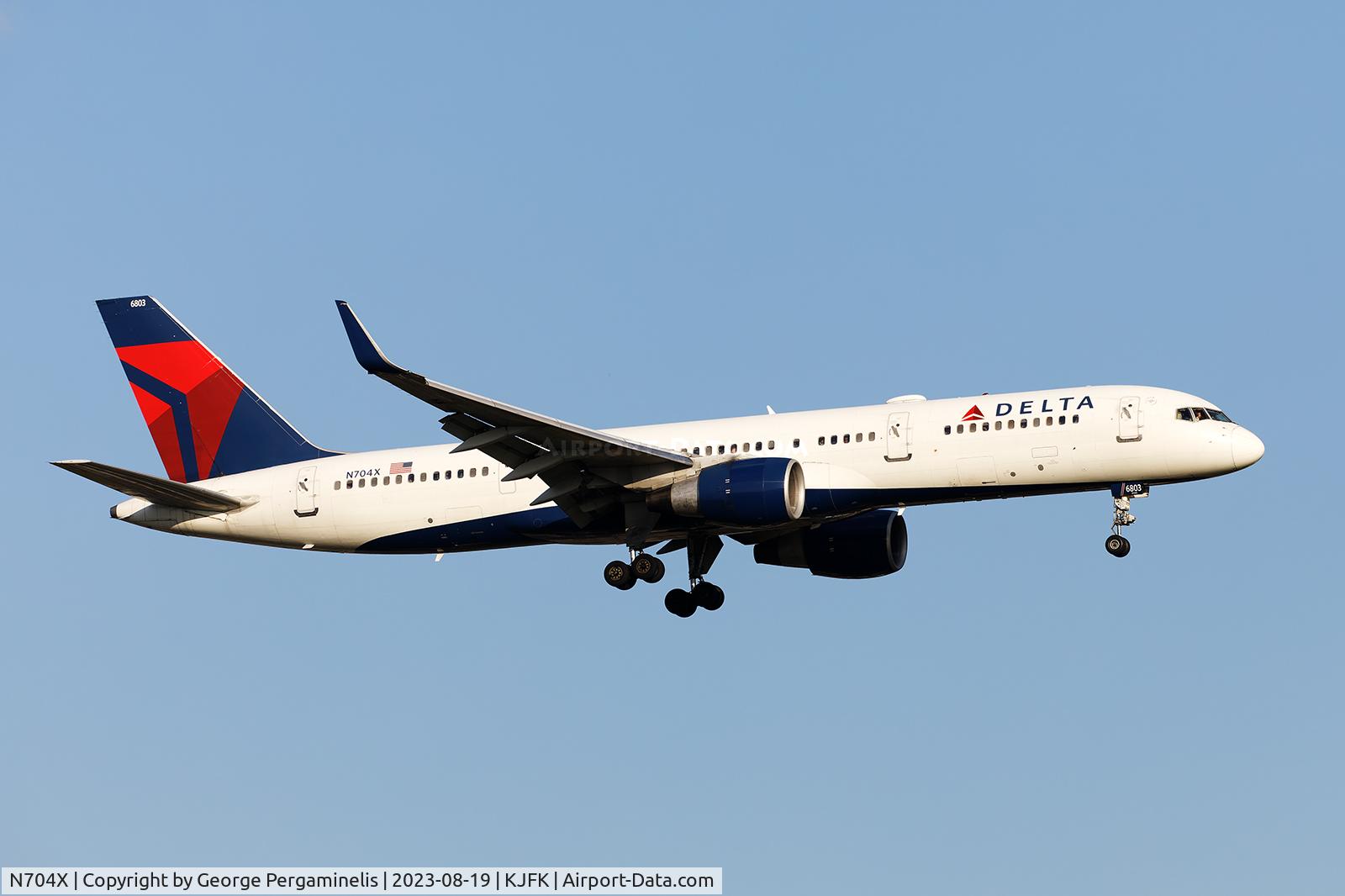 N704X, 1997 Boeing 757-2Q8 C/N 28163, Final 22L at JFK.