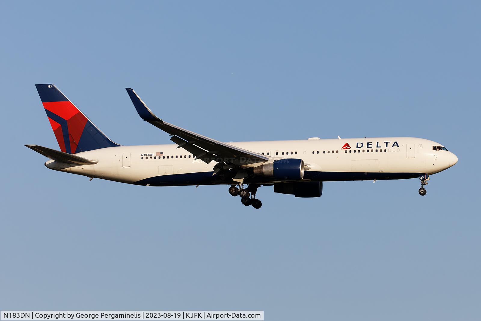N183DN, 1993 Boeing 767-332 C/N 27110, Final 22L at JFK.