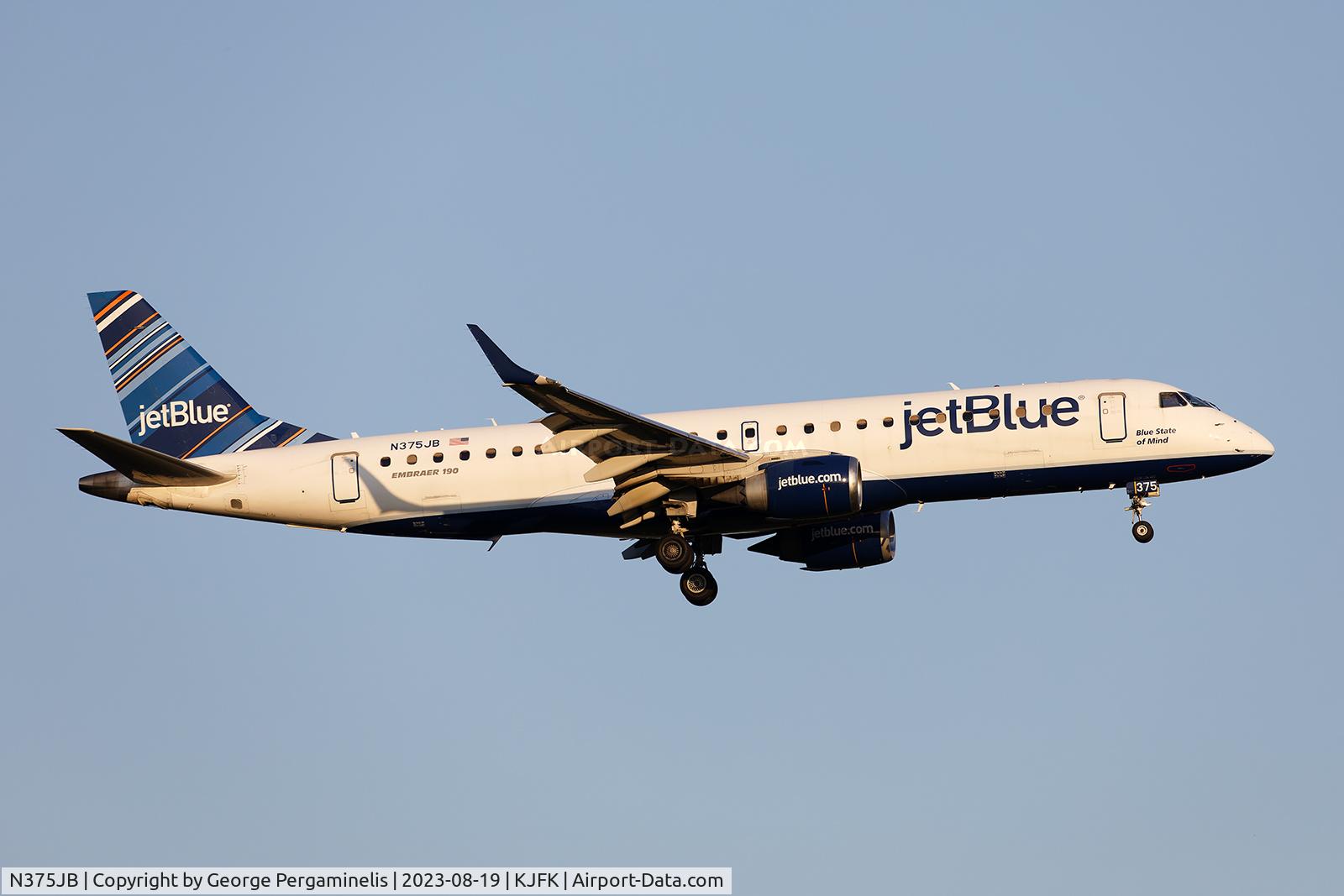 N375JB, 2013 Embraer 195AR (ERJ-190-200IGW) C/N 19000637, Final 22L at JFK.