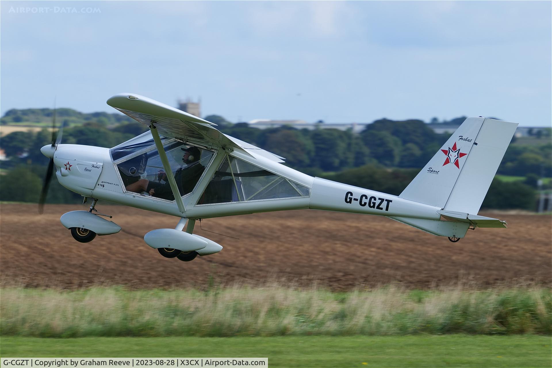 G-CGZT, 2012 Aeroprakt A-22L Foxbat C/N LAA 317A-15084, Departing from Northrepps.