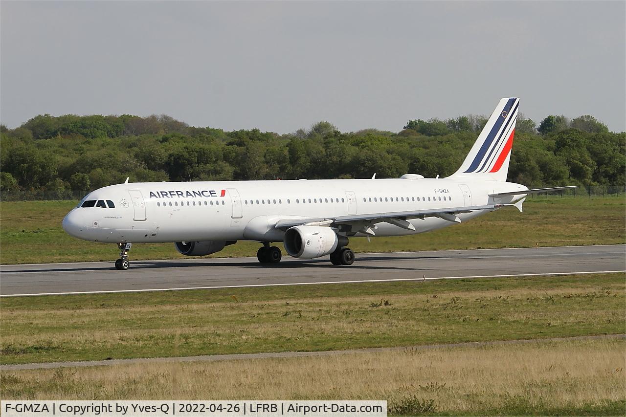 F-GMZA, 1994 Airbus A321-111 C/N 498, Airbus A321-111, Taxiing rwy 07R, Brest-Bretagne Airport (LFRB-BES)