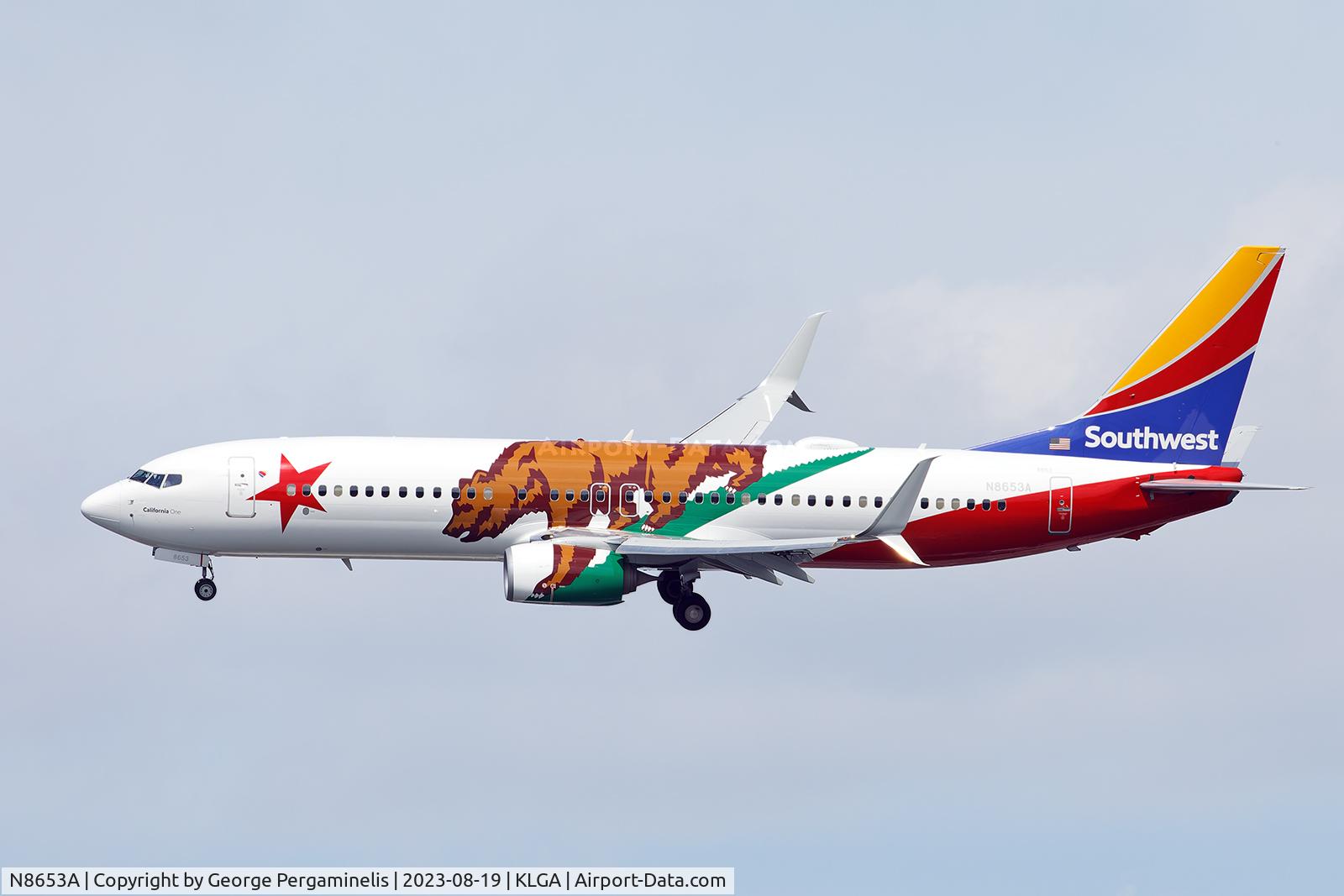 N8653A, 2014 Boeing 737-8H4 C/N 37037, Final 31 at LGA.