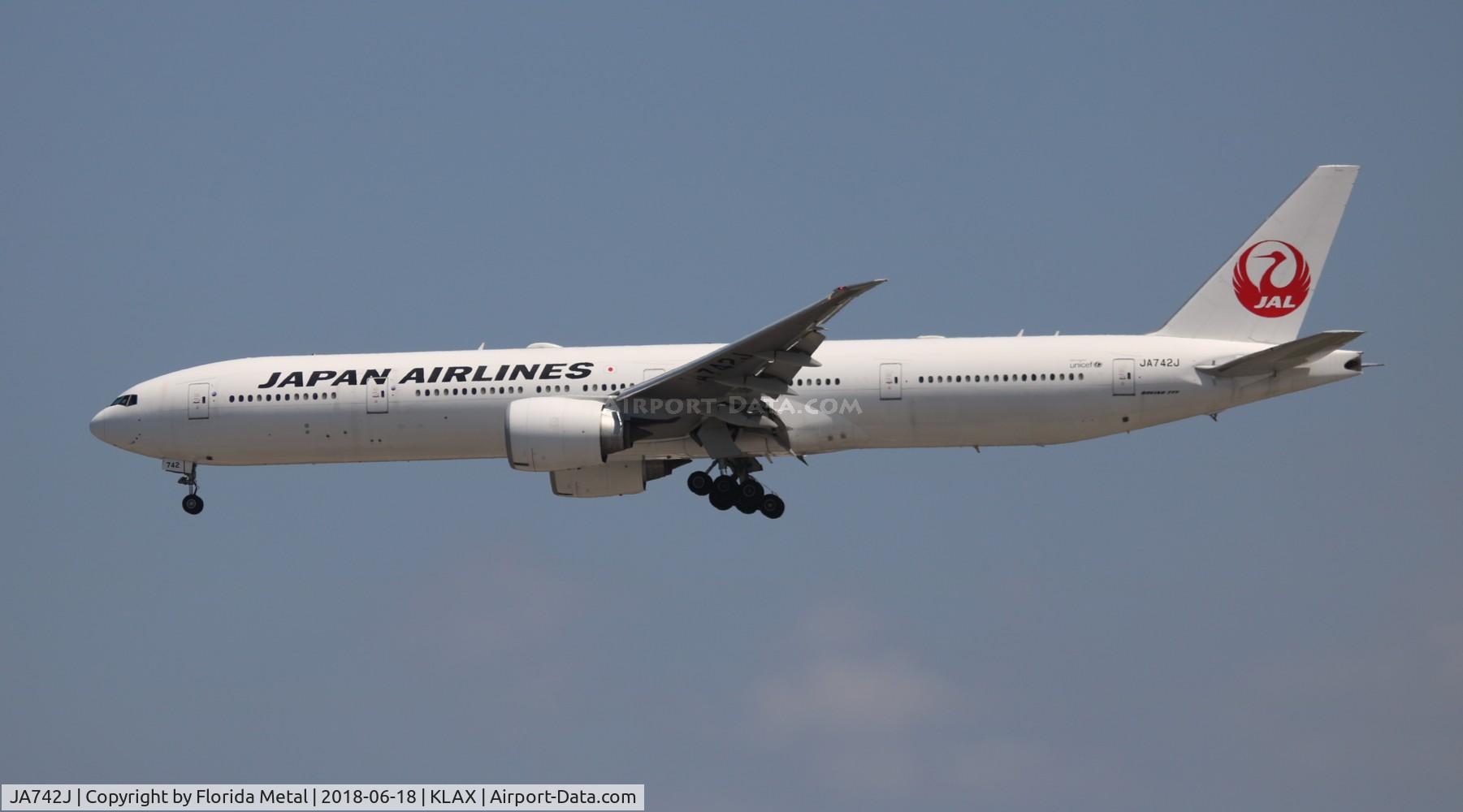 JA742J, 2009 Boeing 777-346/ER C/N 36129, JAL 773 zx in from NRT