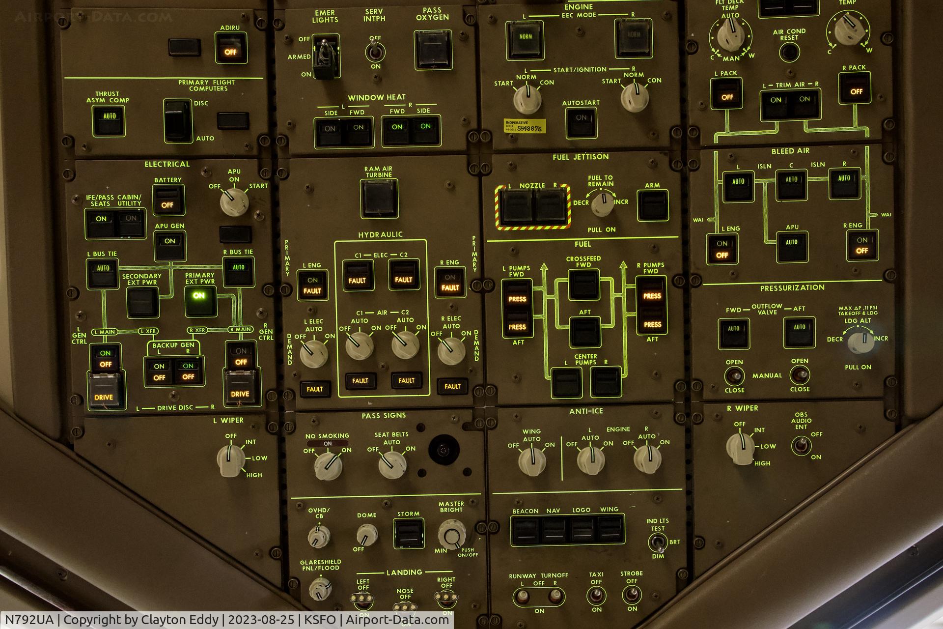 N792UA, 1997 Boeing 777-222 C/N 26934, Flightdeck SFO 2023.