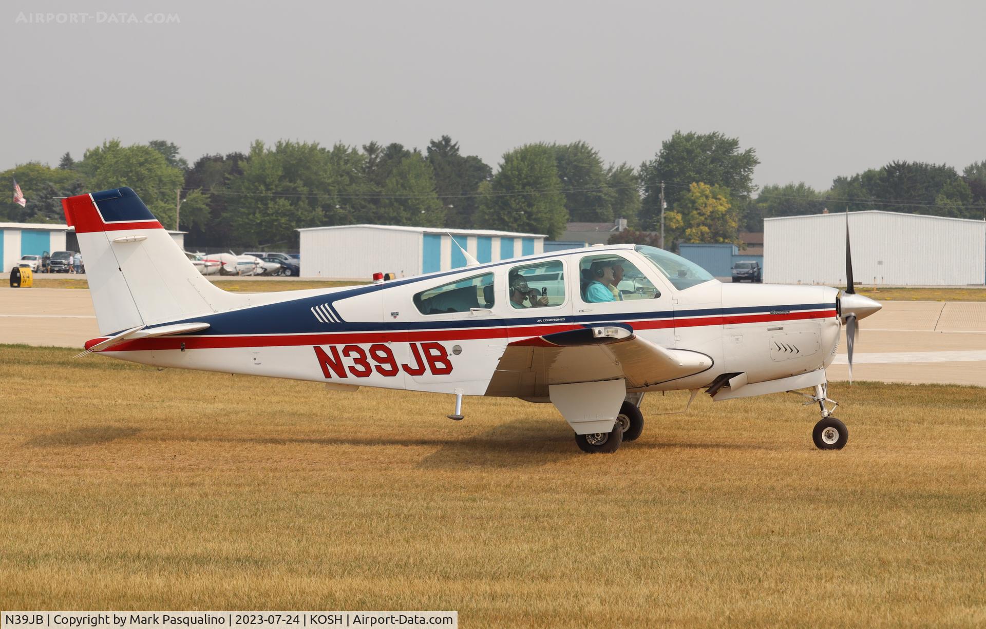 N39JB, 1988 Beech F33A Bonanza C/N CE-1233, Beech F33A