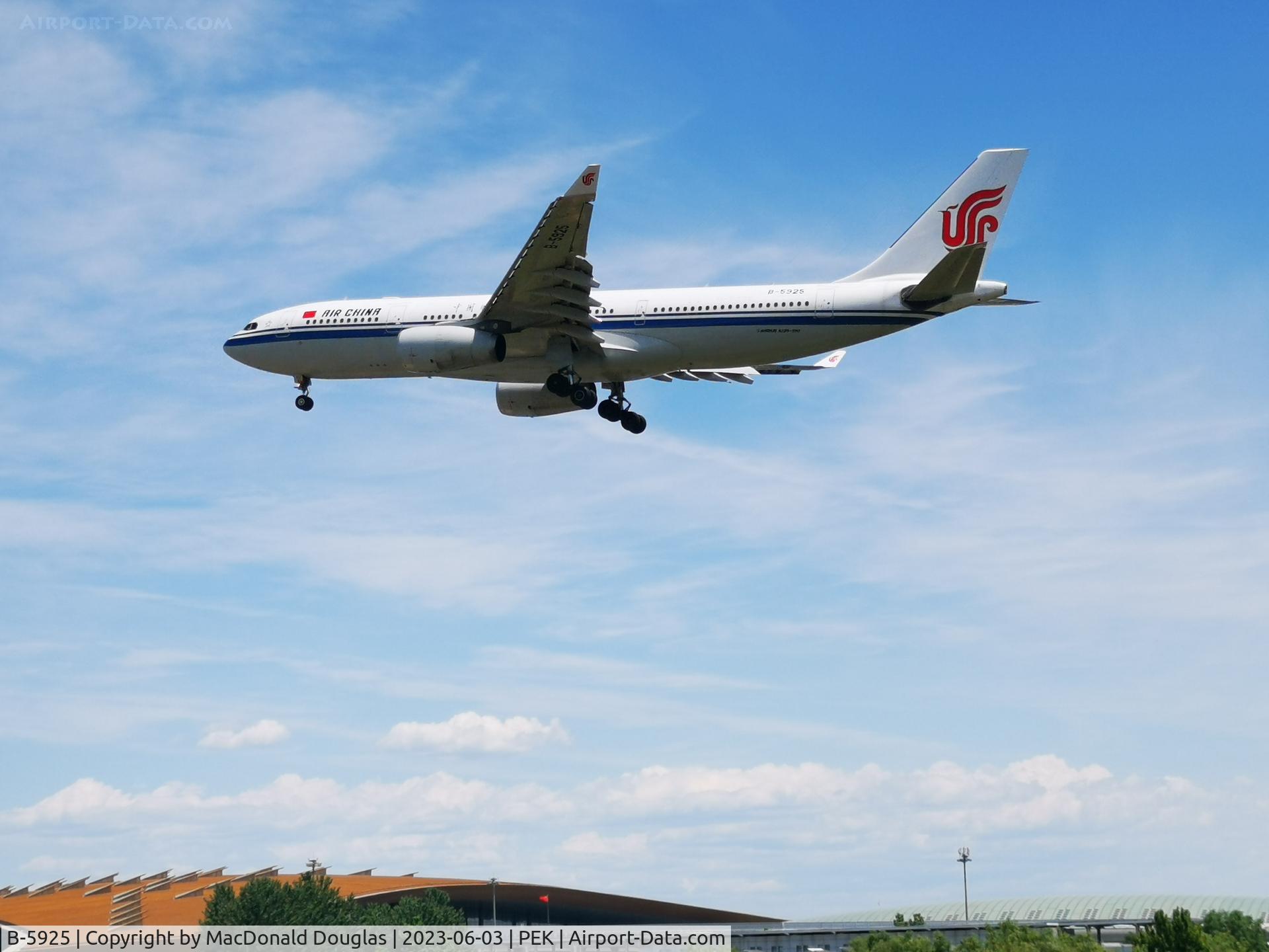 B-5925, 2013 Airbus A330-243 C/N 1434, PEK/ZBAA