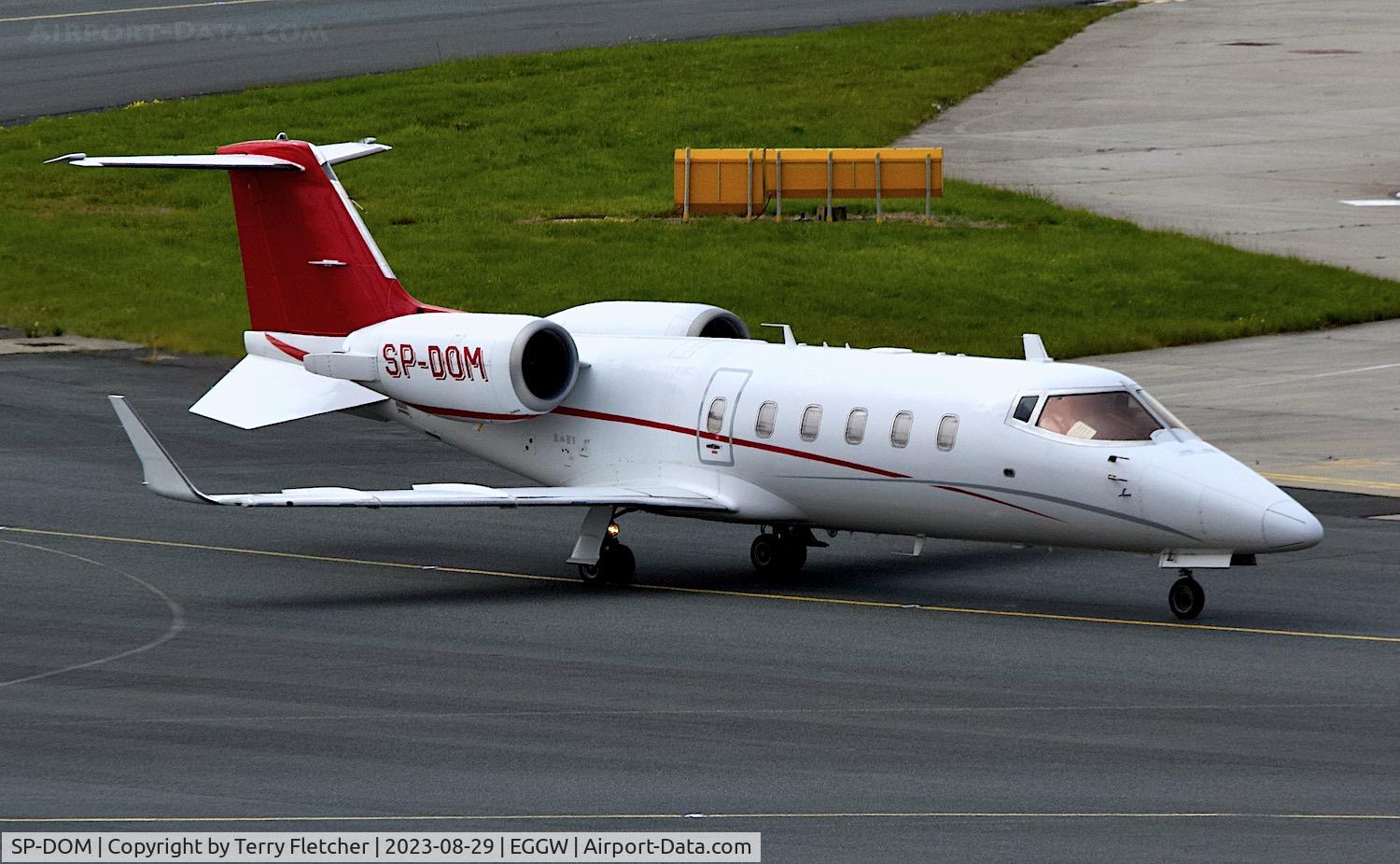 SP-DOM, 2007 Learjet 60 C/N 331, At Luton Airport