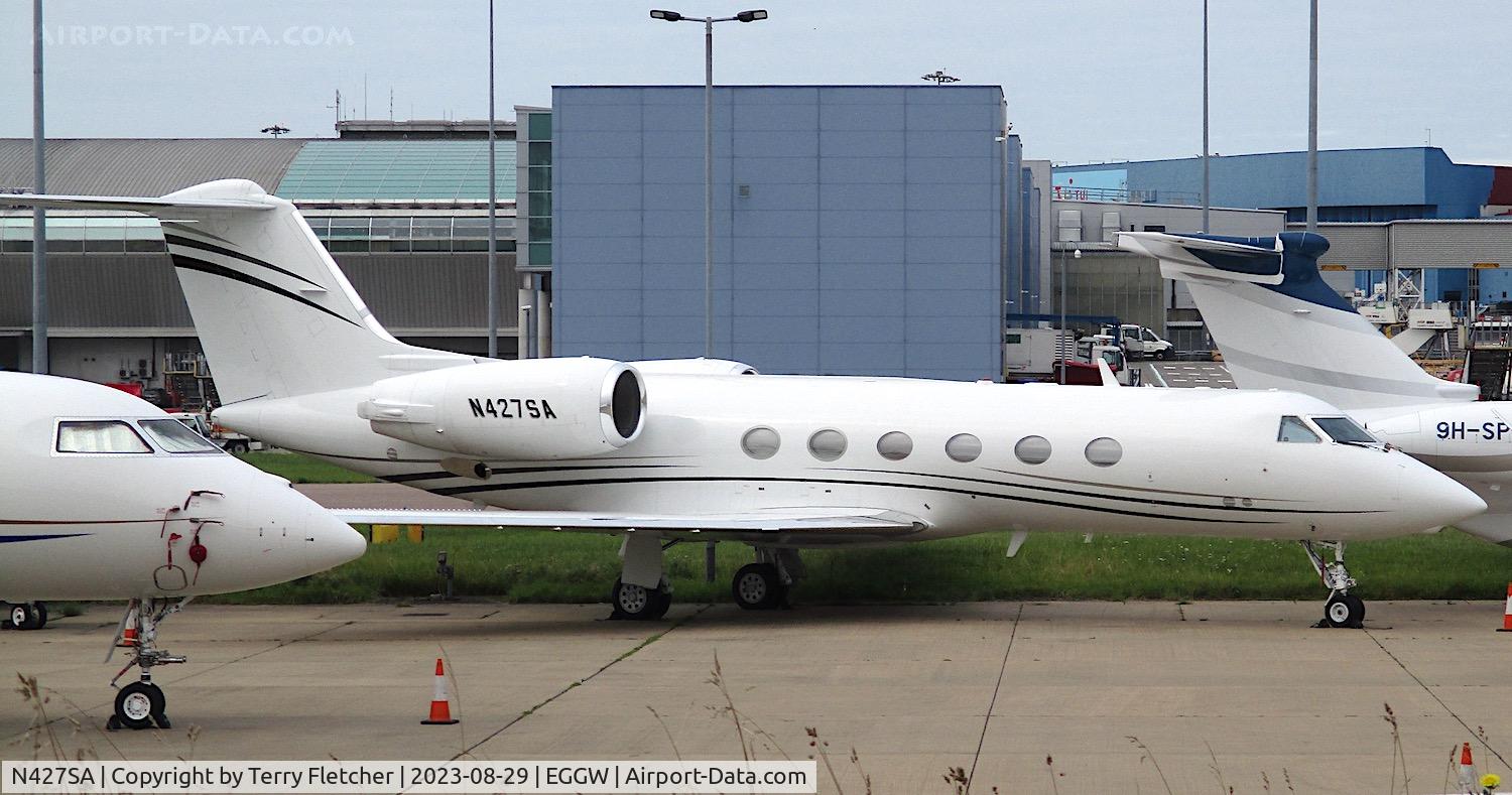 N427SA, 1997 Gulfstream Aerospace G-IV C/N 1314, At Luton Airport