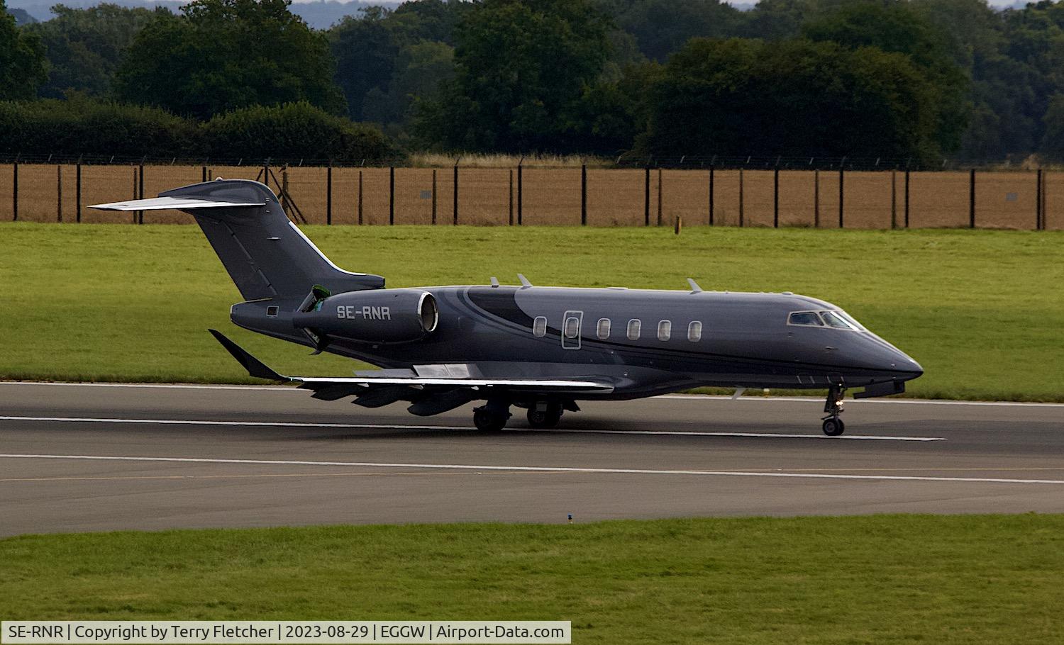 SE-RNR, 2018 Bombardier Challenger 350 (BD-100-1A10) C/N 20740, At Luton Airport