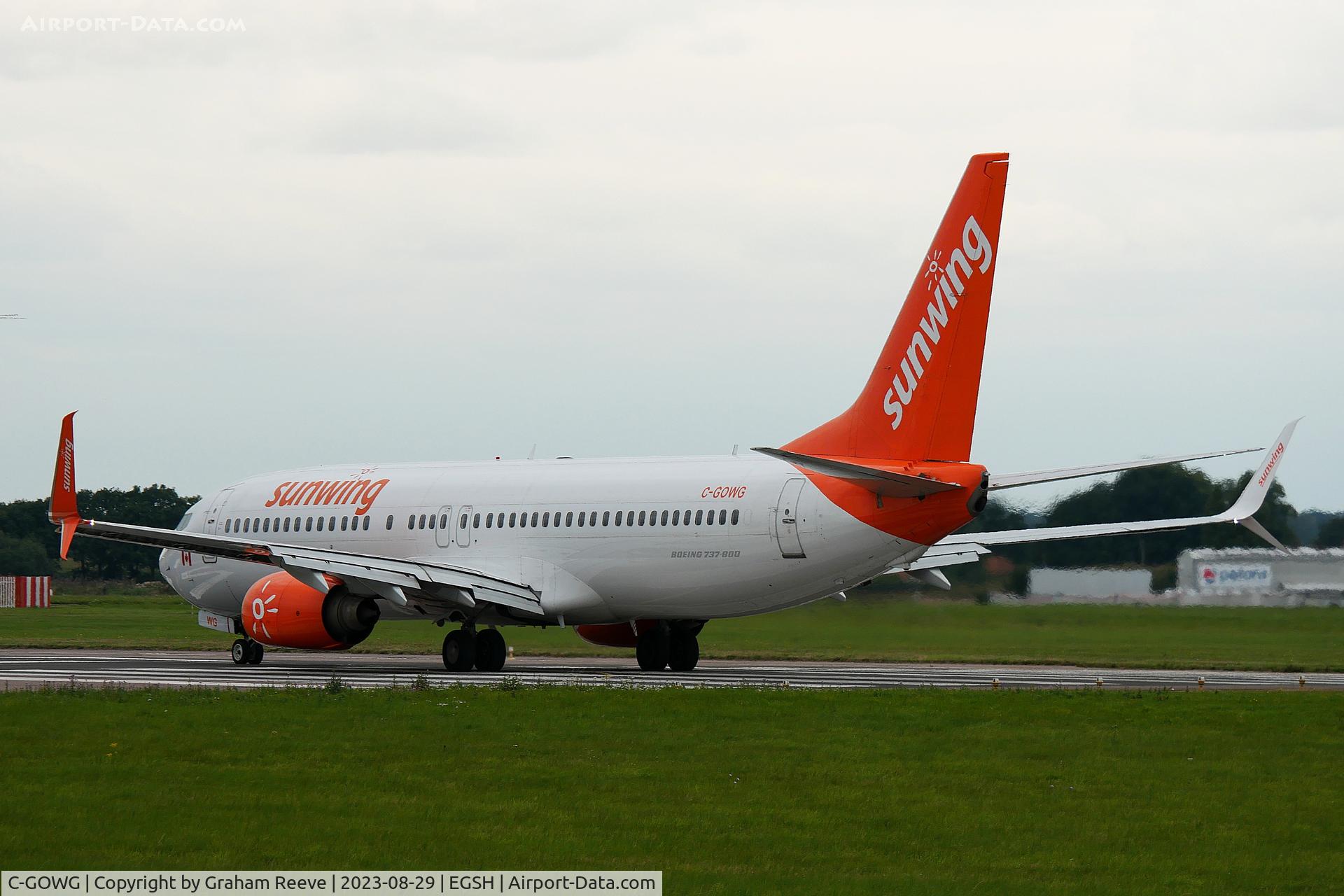 C-GOWG, 2010 Boeing 737-86J C/N 37757, Departing from Norwich.