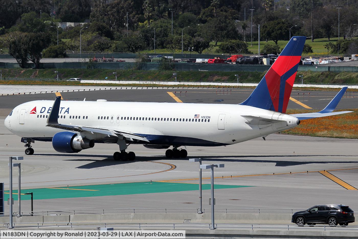 N183DN, 1993 Boeing 767-332 C/N 27110, at lax