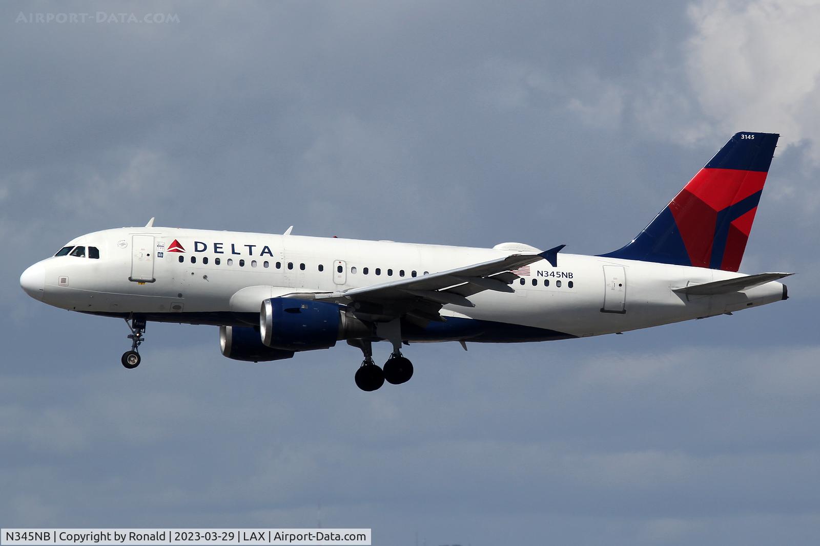 N345NB, 2002 Airbus A319-114 C/N 1774, at lax