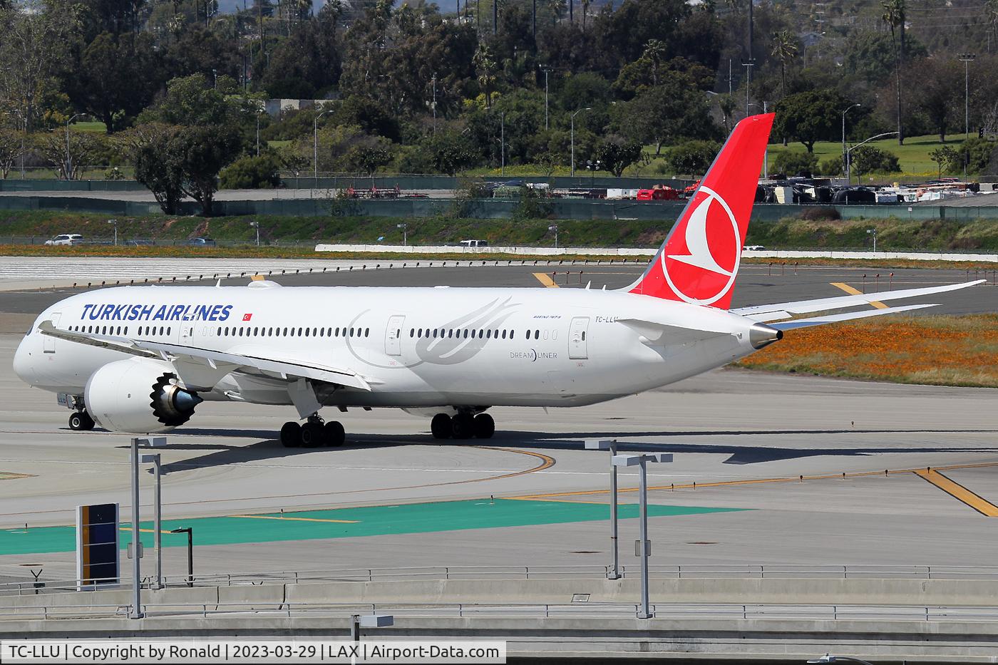 TC-LLU, Boeing 787-9 Dreamliner Dreamliner C/N 65819, at lax