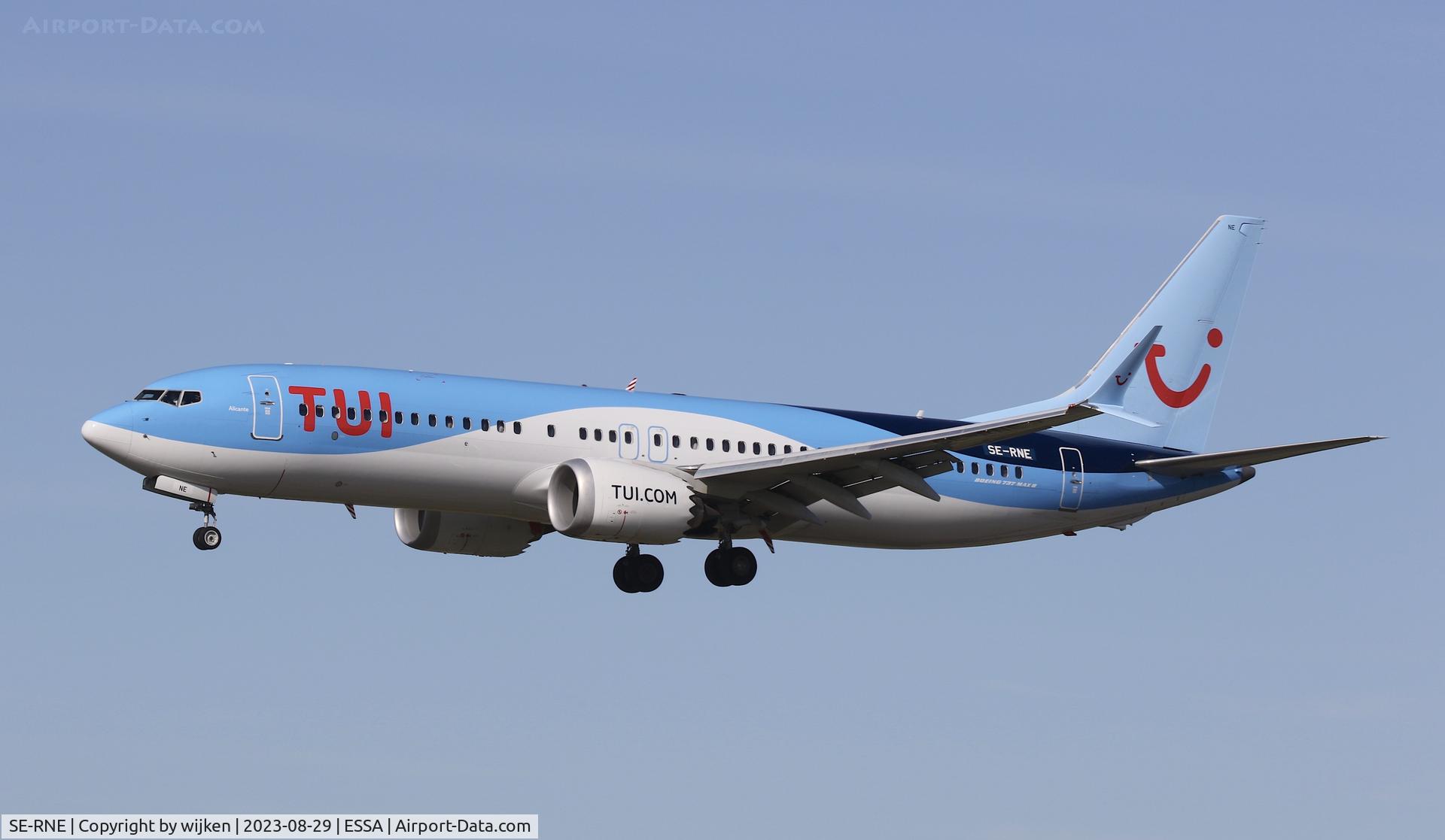 SE-RNE, 2021 Boeing 737-8 MAX C/N 44650, RWY 26