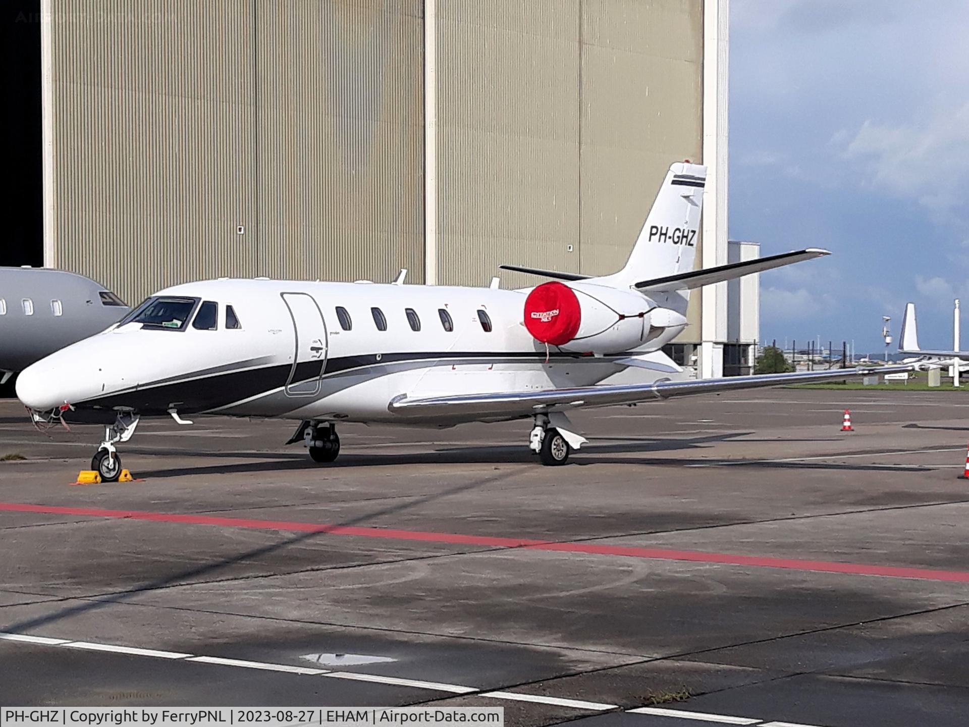 PH-GHZ, 2005 Cessna 560XL Citation XLS C/N 560-5584, ASL Ce560XL parked in AMS
