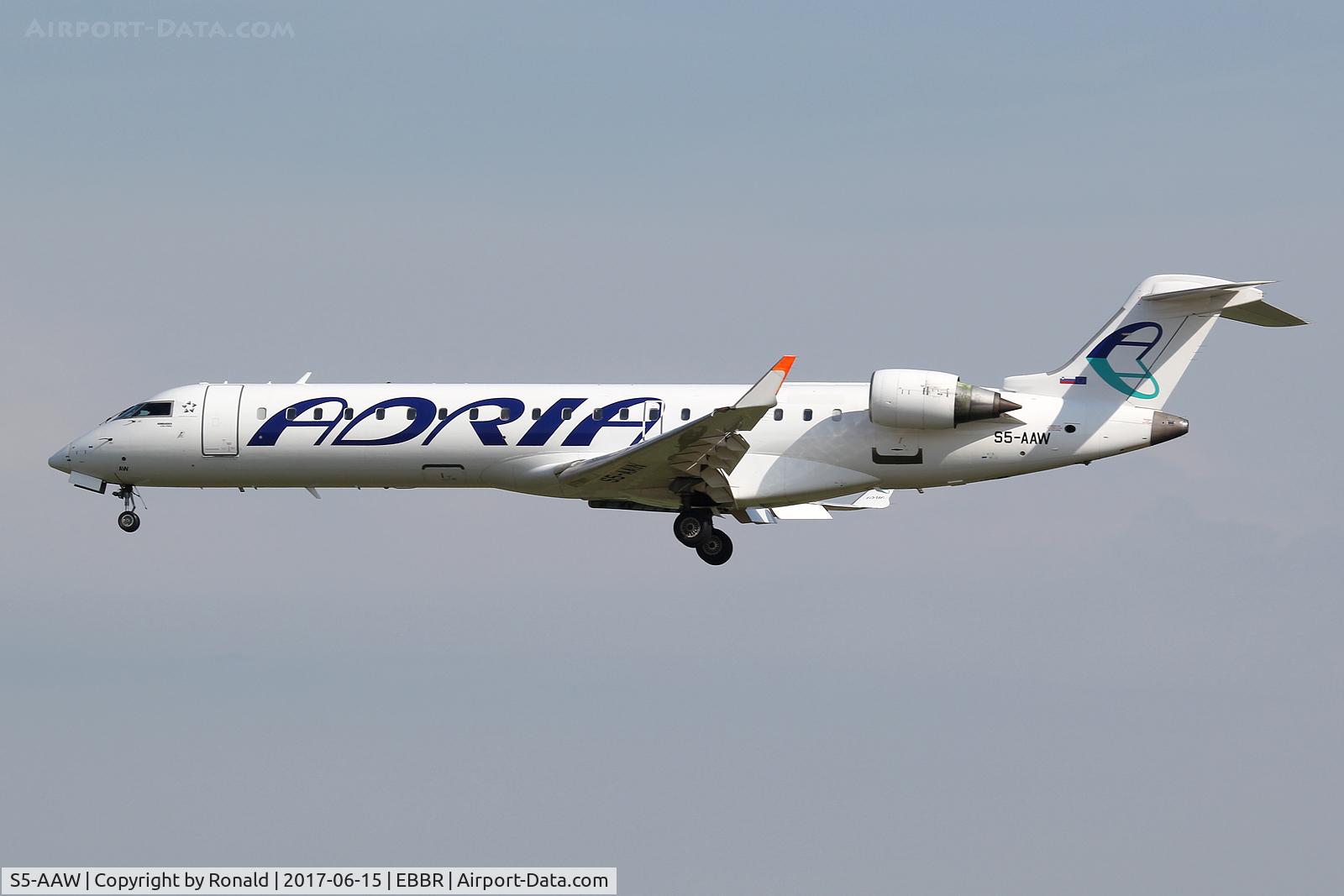 S5-AAW, 2001 Canadair CRJ-702 (CL-600-2C10) Regional Jet C/N 10008, at bru
