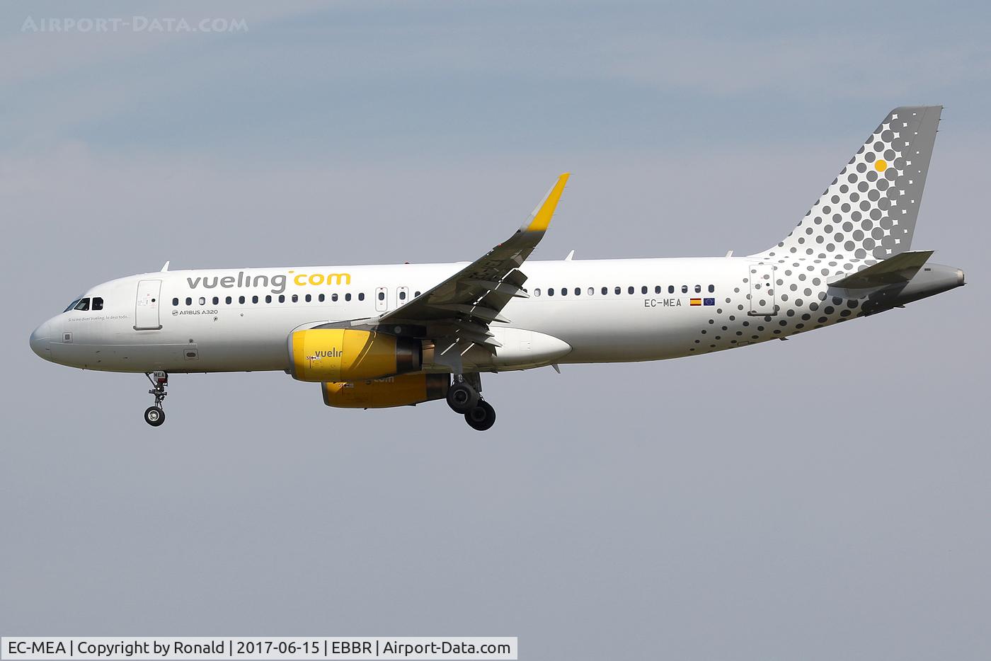 EC-MEA, 2014 Airbus A320-232 C/N 6400, at bru