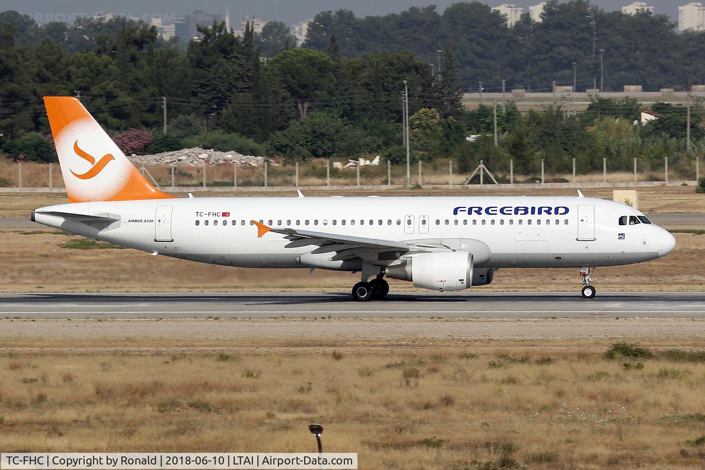 TC-FHC, 2009 Airbus A320-214 C/N 3852, at ayt
