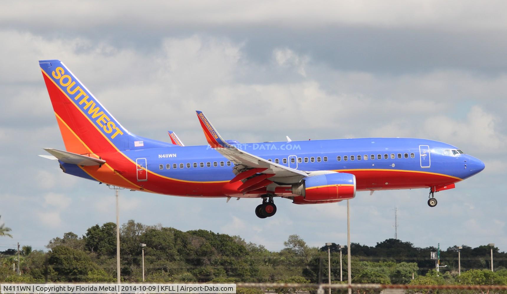 N411WN, 2001 Boeing 737-7H4 C/N 29821, SWA 737 canyon blue zx MDW-FLL