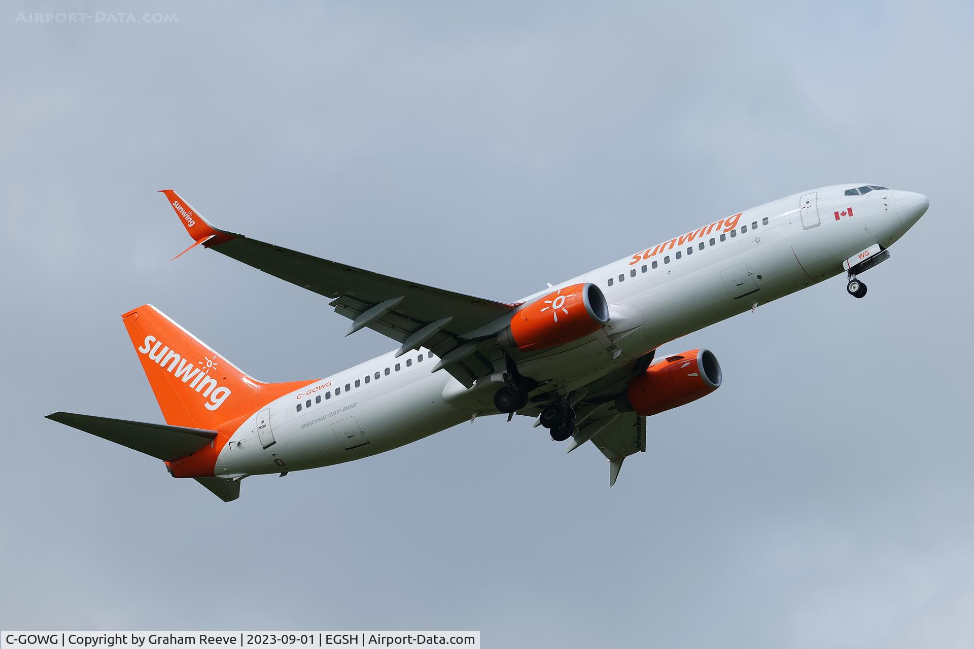 C-GOWG, 2010 Boeing 737-86J C/N 37757, Departing from Norwich.