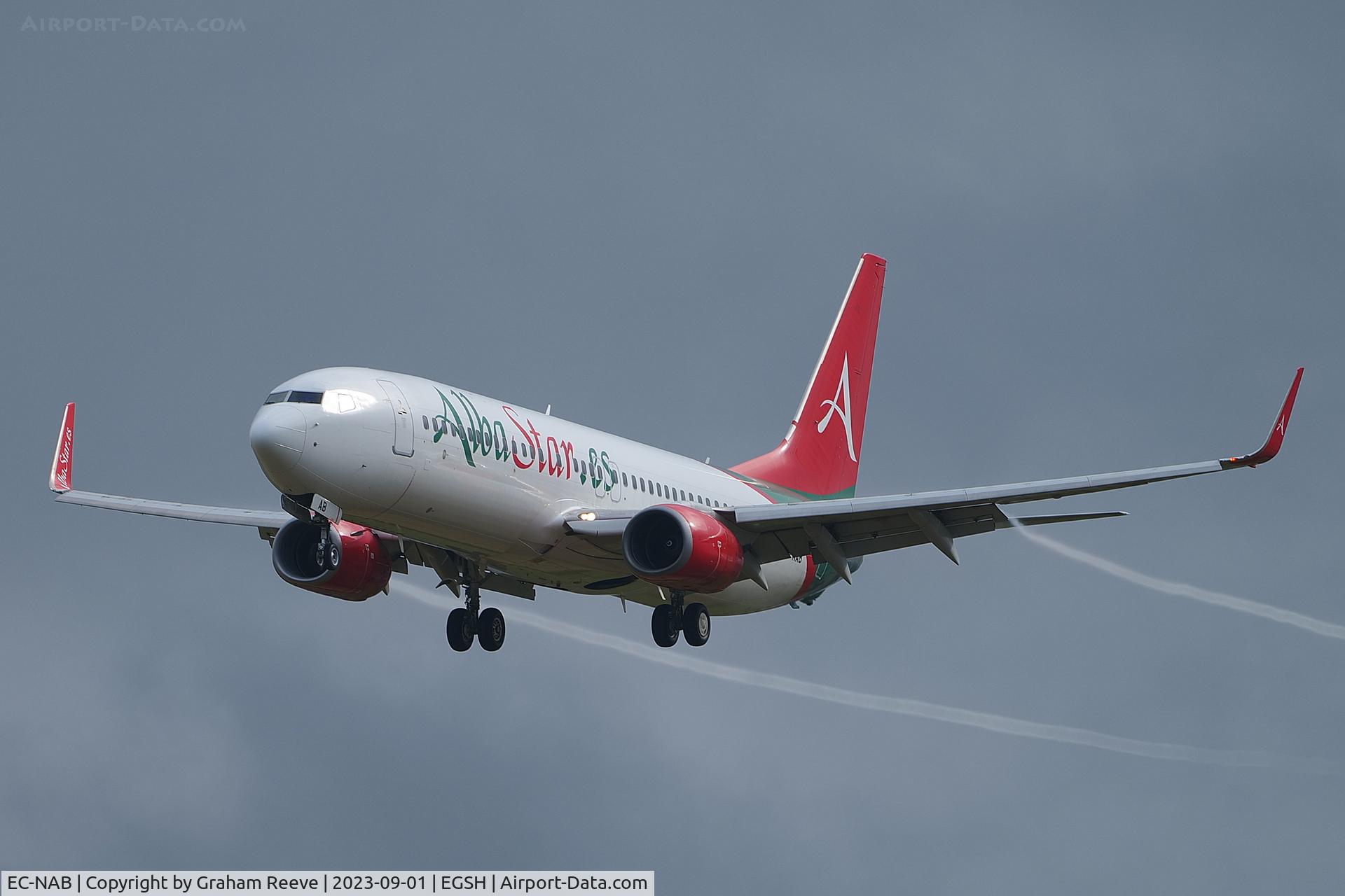 EC-NAB, 2000 Boeing 737-81Q C/N 29051, Landing at Norwich.
