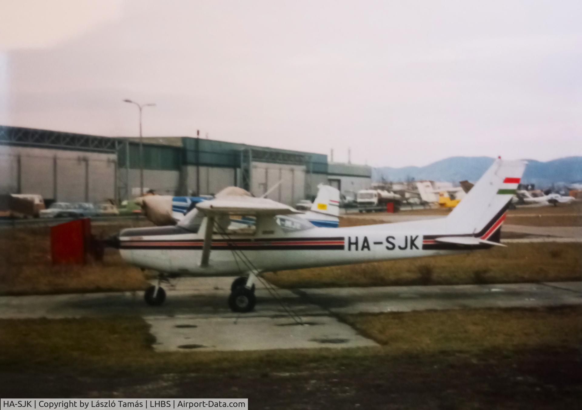 HA-SJK, 1981 Cessna 152 C/N 15284860, Cessna 152, Budaörs (mid. 1990-s)