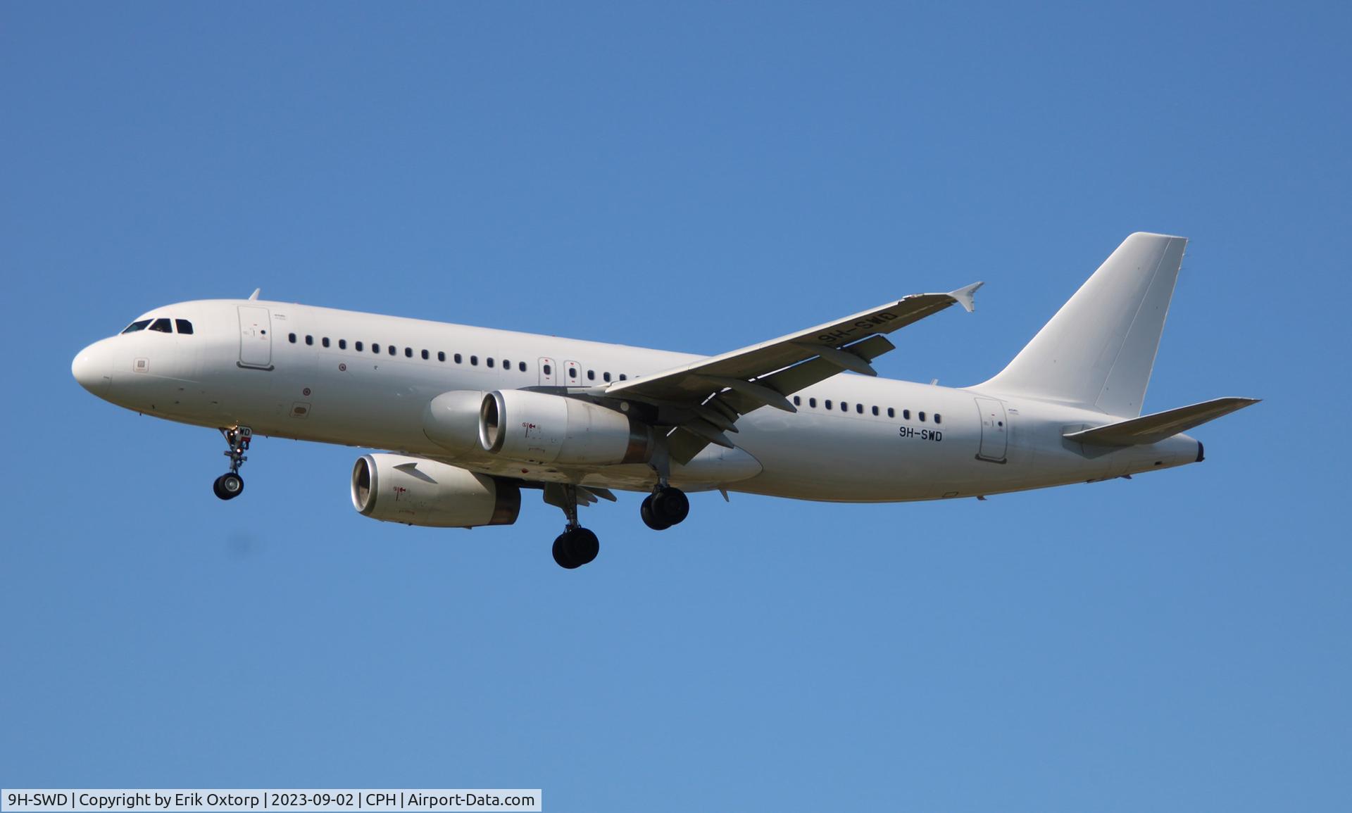 9H-SWD, 2012 Airbus A320-232 C/N 5123, 9H-SWD landing rw 22L