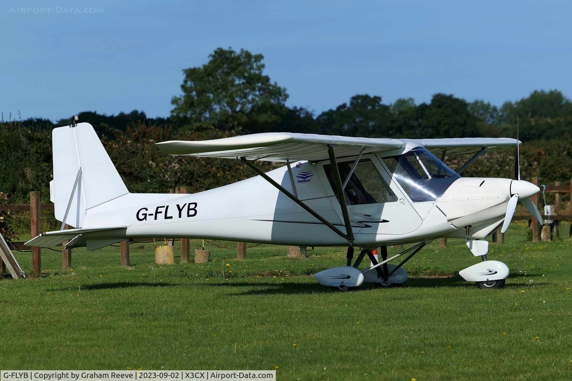 G-FLYB, 2003 Comco Ikarus C42 FB100 C/N 0309-6572, Parked at Northrepps.
