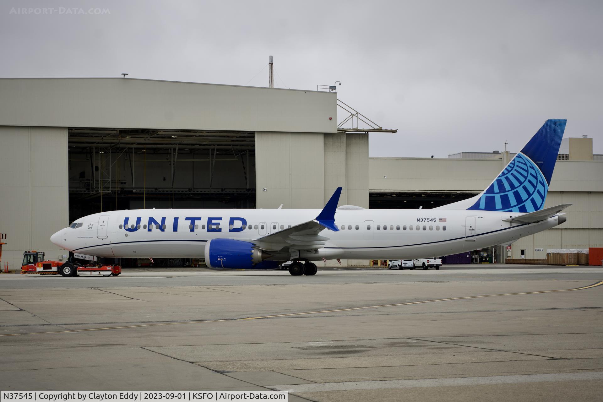 N37545, 2022 Boeing 737-9 MAX C/N 64472, SFO 2023.