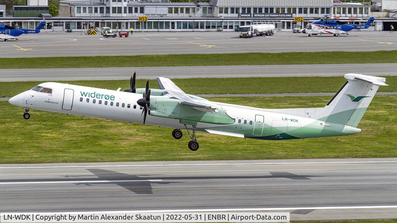 LN-WDK, 2010 De Havilland Canada DHC-8-402Q Dash 8 C/N 4337, Takeoff.