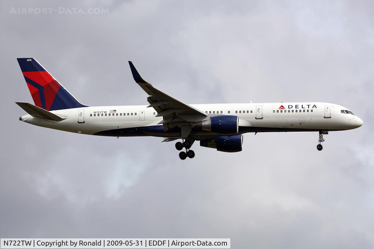 N722TW, 1999 Boeing 757-231 C/N 29385, at fra