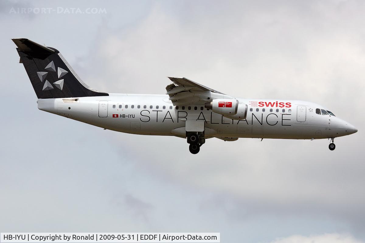 HB-IYU, 2000 British Aerospace Avro 146-RJ100 C/N E3379, at fra