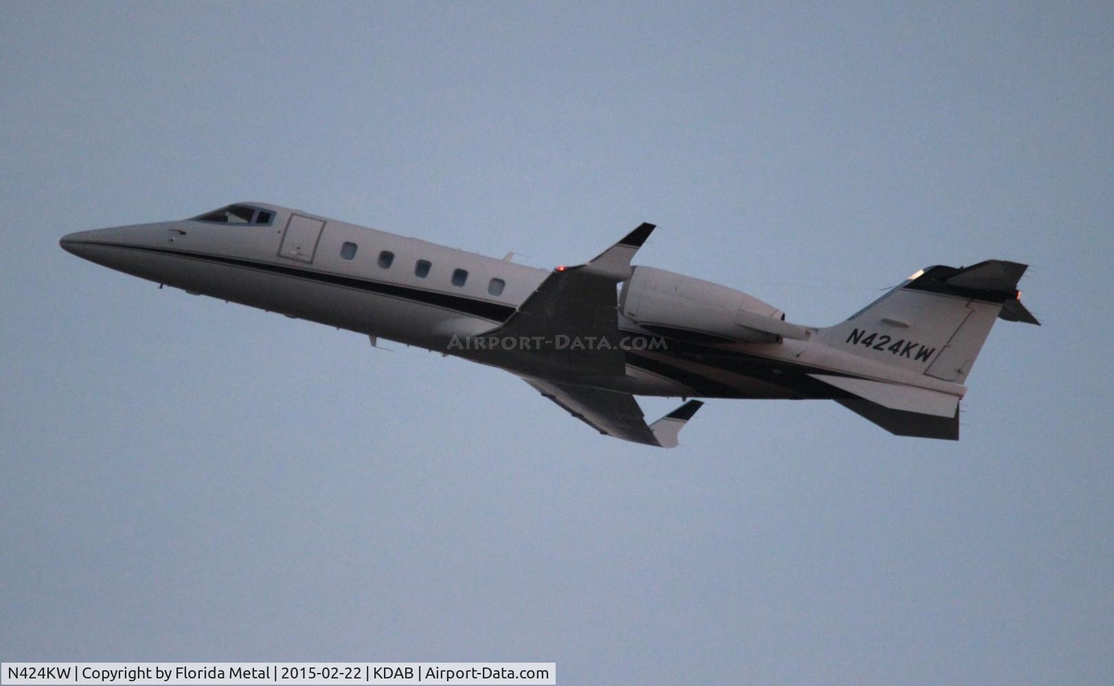 N424KW, 1999 Learjet Inc 60 C/N 153, Lear 60 zx