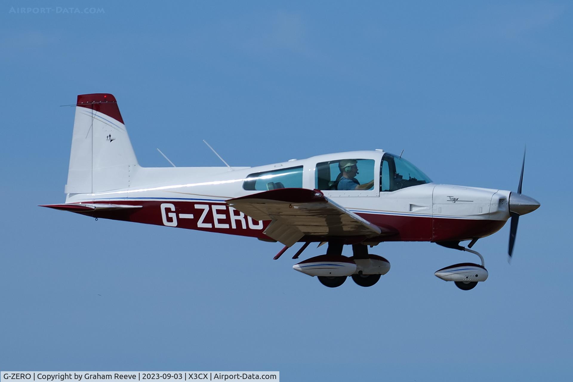 G-ZERO, 1975 Grumman American AA-5B Tiger C/N AA5B-0051, Landing at Northrepps.