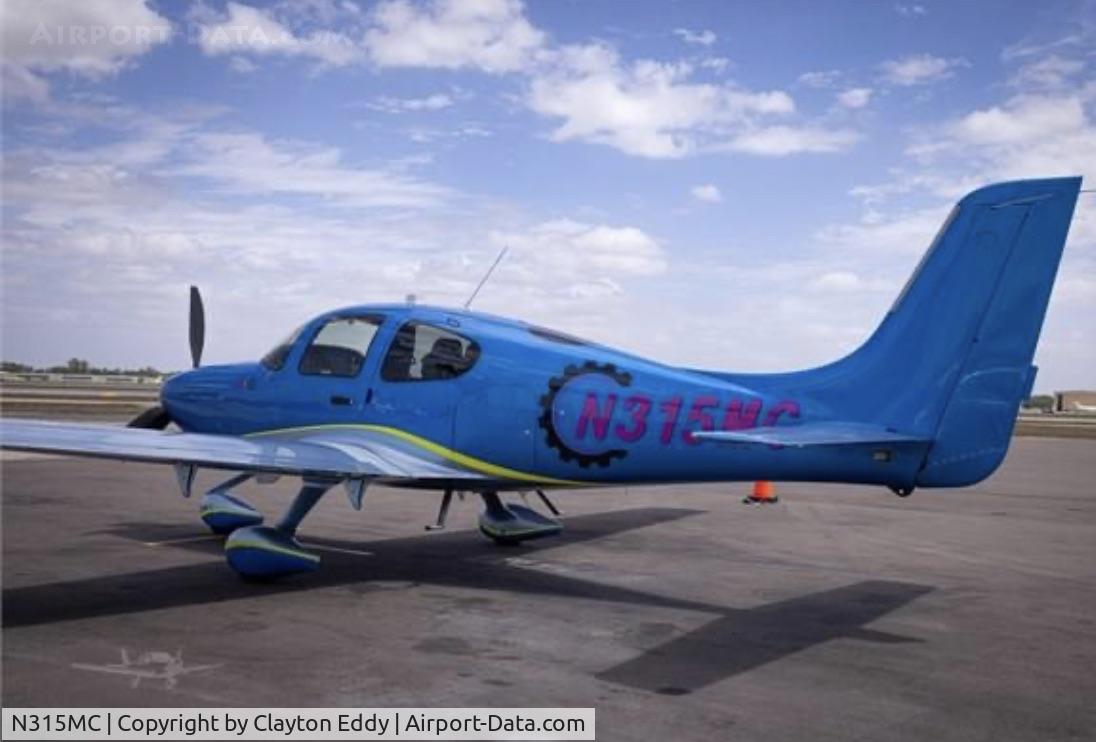 N315MC, 2017 Cirrus SR22T C/N 1651, Not my pic