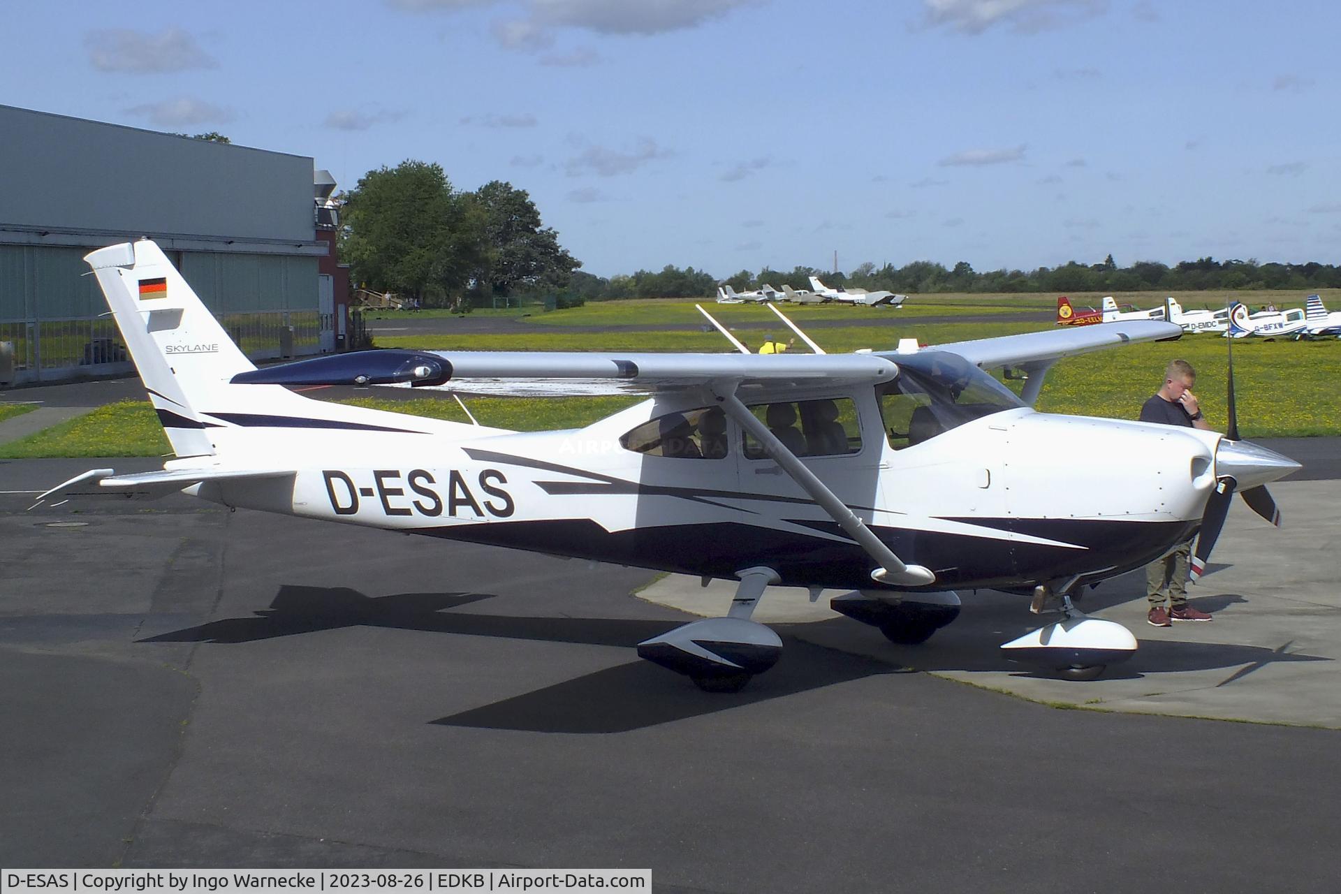 D-ESAS, Cessna 182S Skylane Skylane C/N 18282303, Cessna 182S Skylane at Bonn-Hangelar airfield during the Grumman Fly-in 2023
