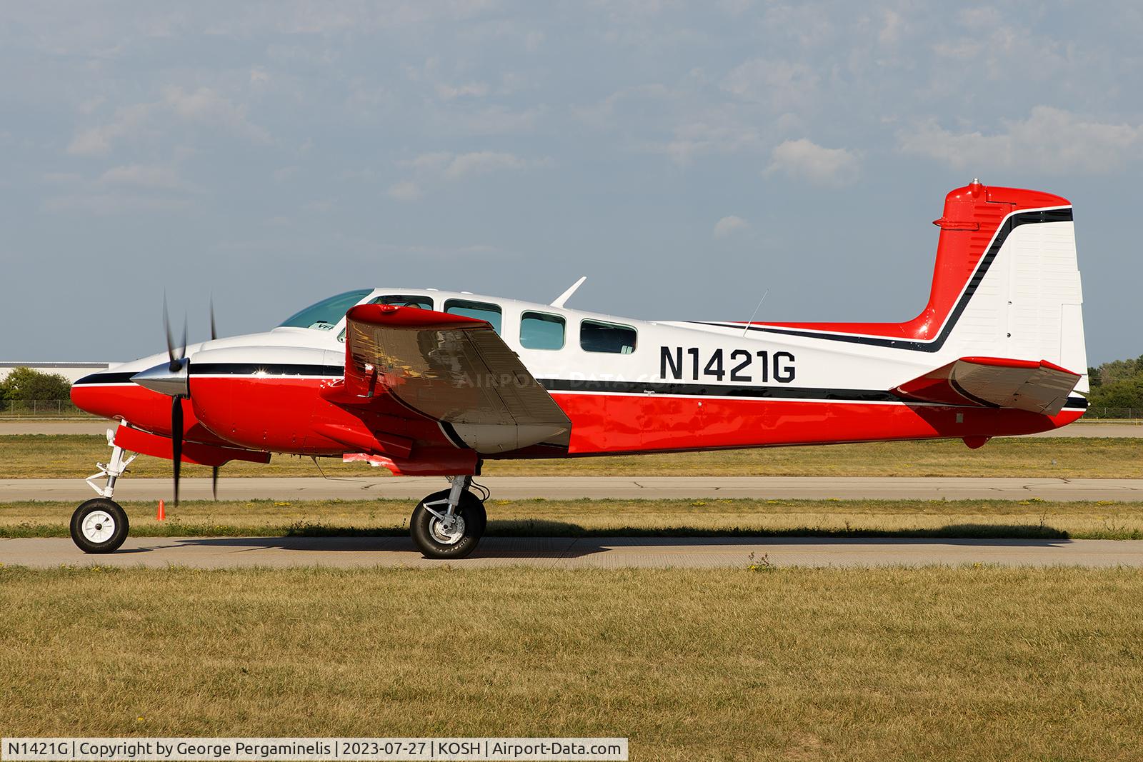 N1421G, 1962 Beech D50E Twin Bonanza C/N DH-333, Oshkosh 2023.