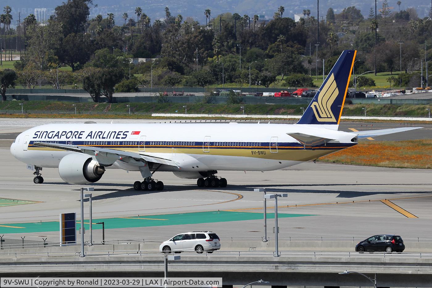 9V-SWU, 2013 Boeing 777-312/ER C/N 42235, at lax