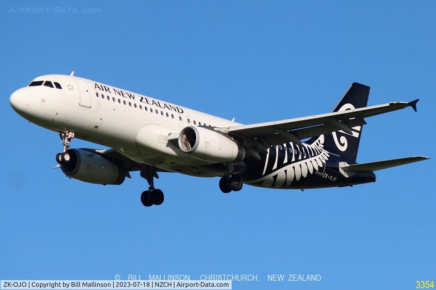 ZK-OJO, 2006 Airbus A320-232 C/N 2663, finals to 02